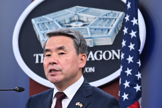 3일(현지시간) 미국 워싱턴DC 국방부 청사(펜타곤) 브리핑룸에서 이종섭 국방부 장관이 로이드 오스틴 미국 국방부 장관과의 합동 기자회견 도중 발언하고 있다. 연합뉴스