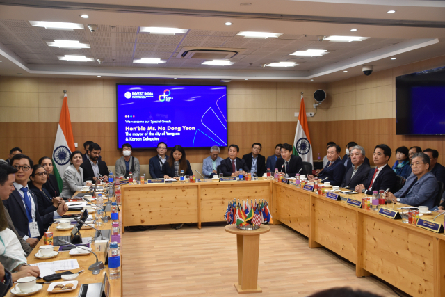 인베스트 인디아가 투자 유치 설명회를 열어 양산 해외시장개척단에게 행정지원책 등을 설명하고 있다.김태권 기자