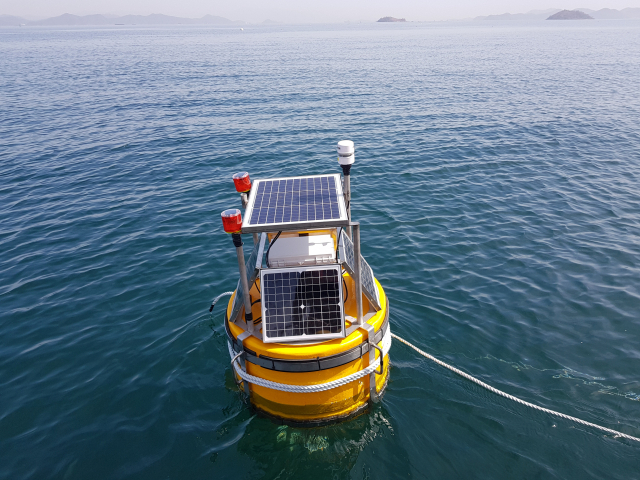 남해안 실시간 ‘산소부족 물덩어리’ 관측시스템 운영 현장. 국립수산과학원 제공