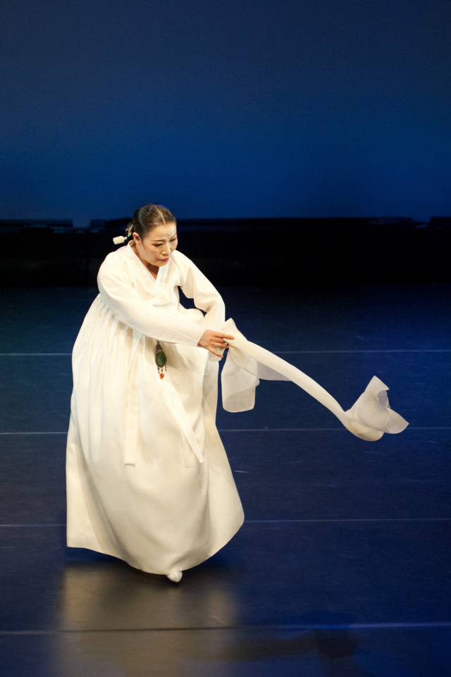 춤꾼 엄옥자(국가무형문화재 승전무 예능보유자).