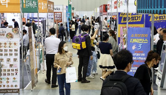 사진은 지난 9월 22일 부산 벡스코 제2전시장에서 열린 ‘2022 부산창업박람회’ 모습. 부산일보DB