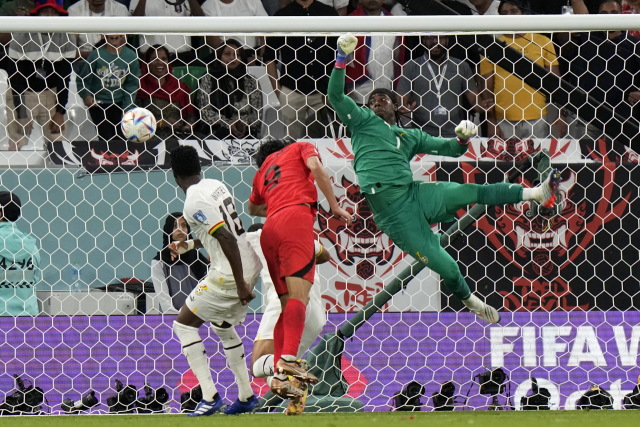 한국 대표팀 공격수 조규성은 28일 열린 가나와의 경기에서 두 골을 넣었다. AP연합뉴스