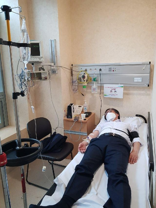 2020년 7월 이른바 '검언유착 의혹' 수사팀이 29일 한동훈(47·사법연수원 27기) 검사장의 휴대전화를 추가로 압수수색하는 과정에서 한 검사장과 수사팀장 사이에 몸싸움이 벌어졌다. 한 검사장은 