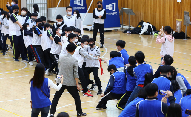유치원 특수 학급이 대거 확충되고 특수교사 배치도 확대된다. 지난달 29일 부산 강서구에서 개최된 부산 특수학교 스포츠 페스티벌. 부산일보DB