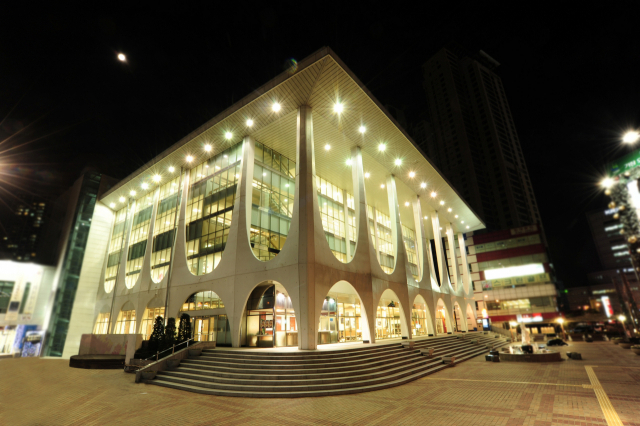 부산시민회관. 부산일보DB