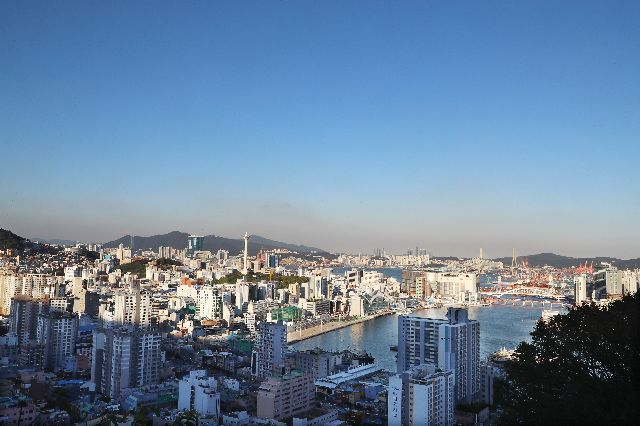 부산 서구 남부민동 산복도로에서본 전경. 부산일보DB