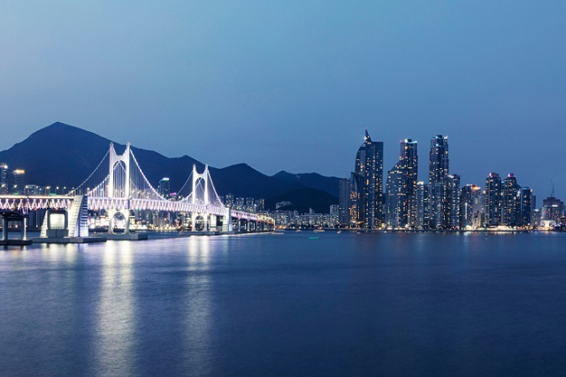 지방에 한번이라도 살아본 적이 있는 청년(만 19~39세)를 대상으로 설문조사를 한 결과, 이들이 미래 살고 싶은 곳은 서울이 가장 많았으나 이어 부산·제주·경기도 순이었다. 이미지투데이