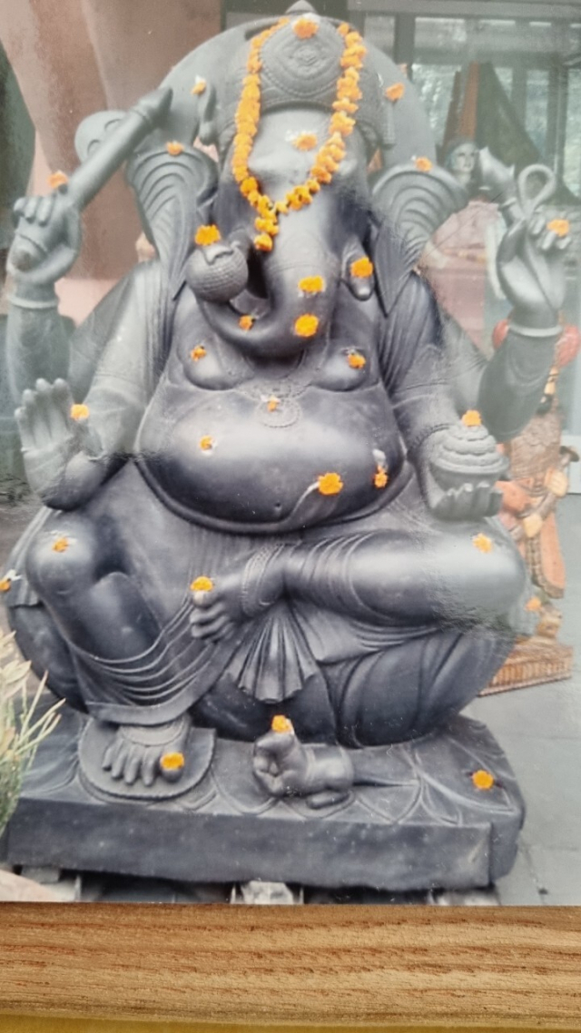 인도 H호텔 앞 가네샤 조각상.