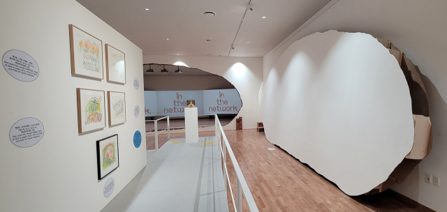 부산현대미술관 최초의 어린이 전시 '포스트모던 어린이' 전경. 오금아 기자