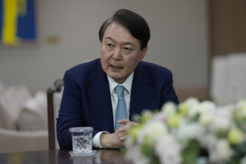 윤석열 대통령은 지난 2일 신년 인터뷰에서 중대선거구제 도입 의사를 밝혔다. 부산일보DB