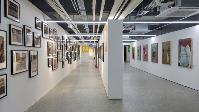 ‘역사(Station)에서 만나는 세계 시그니처문화공간 여행’ 1층 전시 장면 전경. 스페이스움 제공