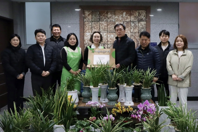 박관식 LX한국국토정보공사 부산울산지역본부장, 취임 축하화분 아름다운 가게 기증