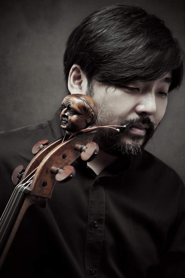 오는 23일 '겨울나그네' 전곡 연주에 도전하는 첼리스트 양욱진. IPB 제공.