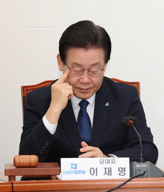 더불어민주당 이재명 대표가 20일 국회에서 열린 최고위원회의에서 생각에 잠겨 있다. 연합뉴스