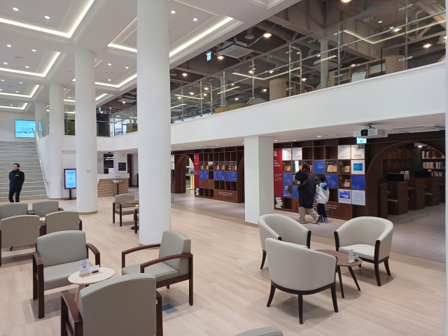 3월 1일 ‘별관’부터 개관하는 부산근현대역사관의 학예직이 부족하다고 한다. 사진은 시민 개방 공간으로 꾸민 옛 부산근대역사관인 별관 모습. 최학림 선임기자 theos@