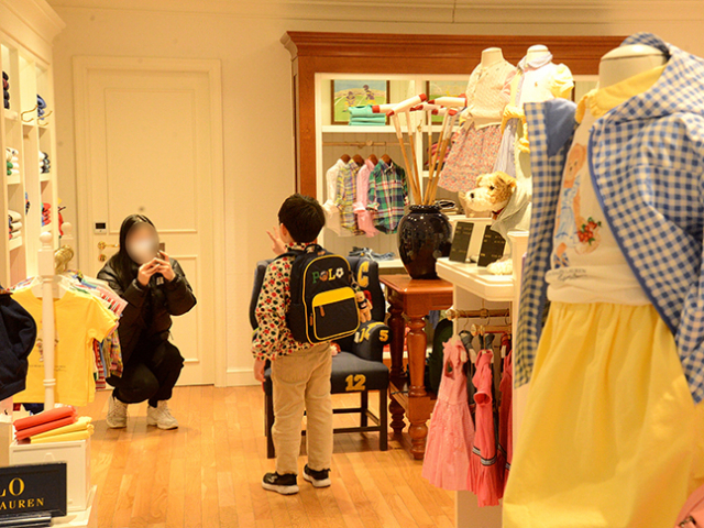 롯데백화점 부산본점의 한 아동복 매장. 롯데백화점 제공