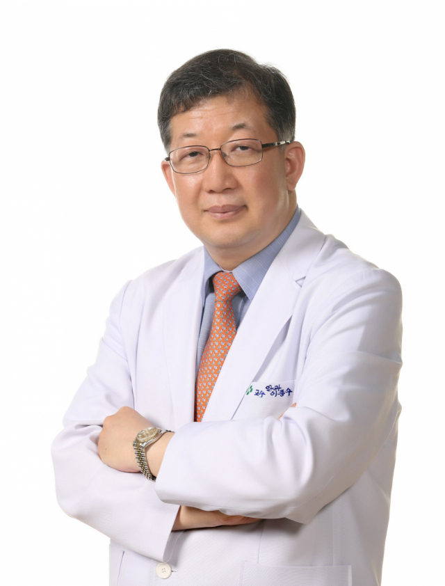 부산대병원 안과 이종수 교수. 부산대병원 제공