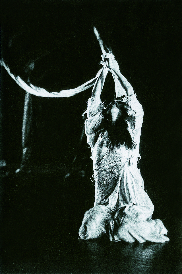 최은희 작품 '매듭풀이' 한 장면. 최은희 제공