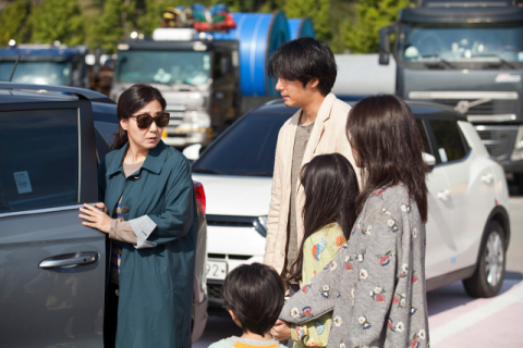 영화 ‘고속도로 가족’이 오는 4월 21일 일본 관객을 찾는다. 영화사 설렘 제공