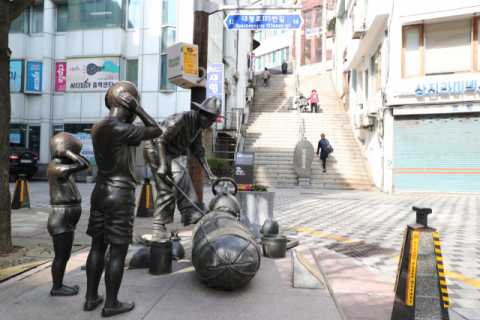 부산의 상징도시 중구 40계단 문화관광 테마거리 활성화를 위한 ‘40계단 거리 공연’개최