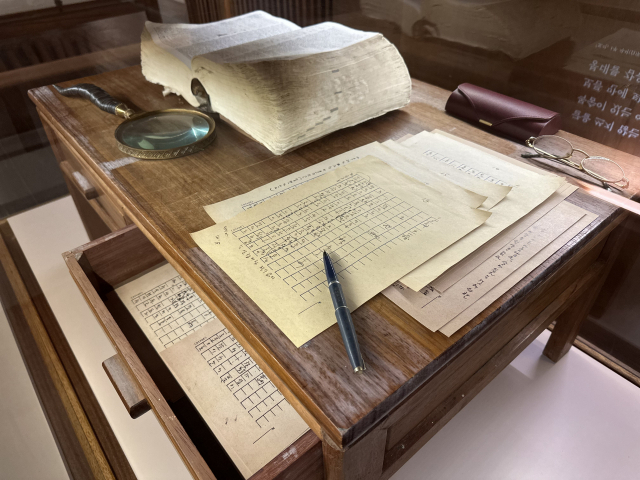 박경리문학관에 전시 중인 선생의 유품.