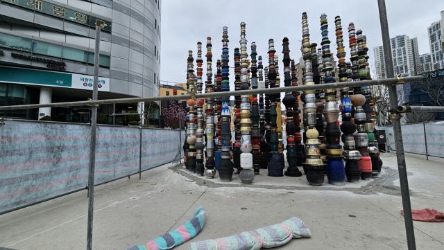 ‘온나 온나, 모다 모다’ 공공조형물. 부산일보DB