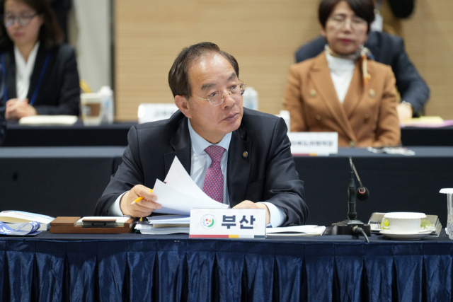 하윤수 부산시교육감은 23일 전북대에서 열린 전국시도교육감협의회에 참석해 ‘LH의 신도시 학교 용지 이자 부과 제도 개선’을 안건으로 제안했다. 부산시교육청 제공