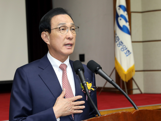 노동진 제26대 수협중앙회장 당선인이 24일 수협중앙회 2층 독도홀에서 취임 포부와 향후 비전을 밝히고 있다. 수협 제공