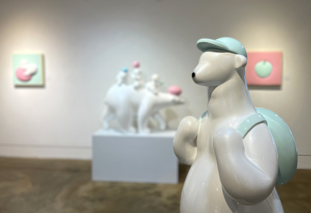 변대용 작가의 '달빛 산책'전 전시 전경. 갤러리조이 제공