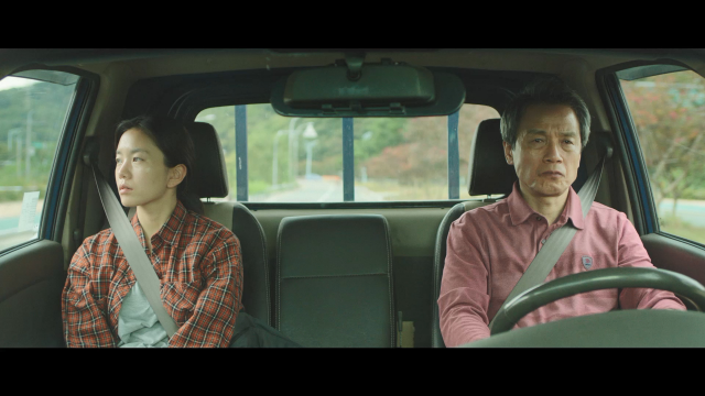 제13회 부산평화영화제 장편 우수상을 받은 ‘흐르다’ 스틸 컷. 부산평화영화제 제공