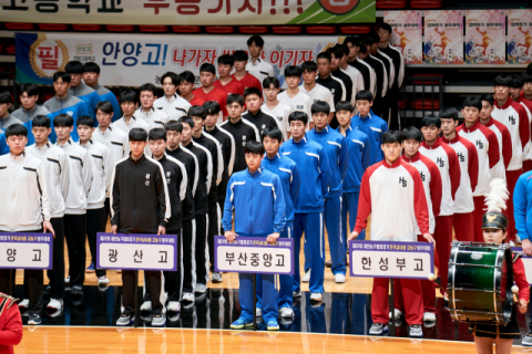 배우 안재홍, 이신영, 정진운 등이 출연한 영화 ‘리바운드’의 한 장면. 바른손이앤에이 제공