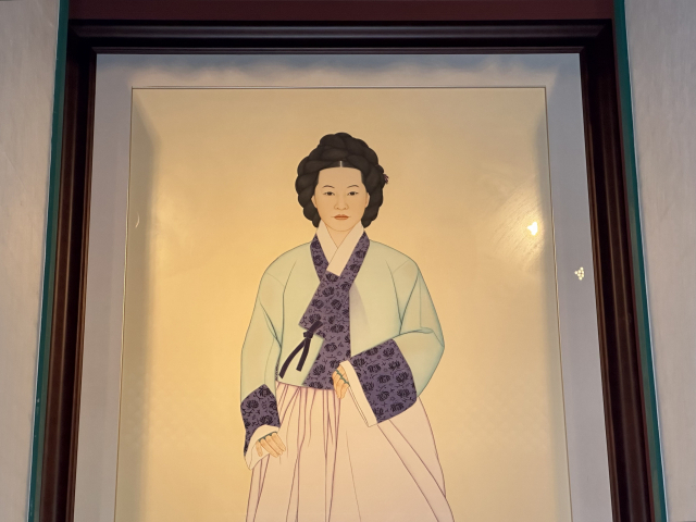 논개의 넋을 기리는 '의기사'에 모신 논개 영정.