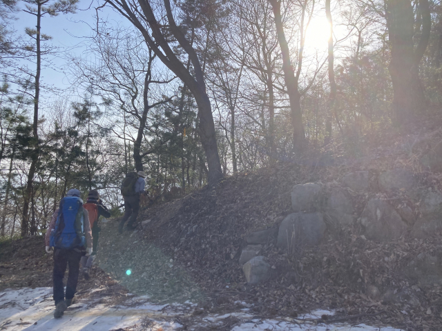 대암산 임도 활공장 주차장에서 2일차 환종주 산행을 시작한다.