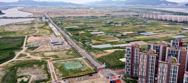 부산 강서구 명지국제신도시 2단계 공동주택용지가 오는 14일 공급돼 개발이 본격화된다. 부산일보DB