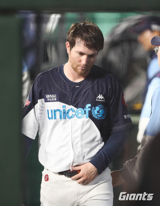 롯데 자이언츠 외국인 투수 찰리 반즈. 롯데 자이언츠 제공