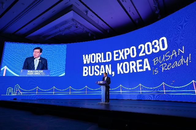 시그니엘 부산에서 열린 국제박람회기구(BIE) 현지실사단 환영만찬 모습. 2030부산세계박람회 유치위원회 제공