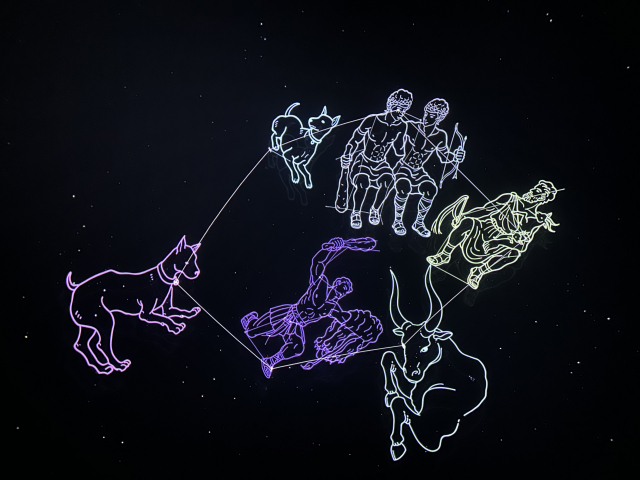 천체투영관에 투영된 겨울철 별자리. 별자리 6개의 으뜸별을 이으면 다이아몬드 모양이 된다.