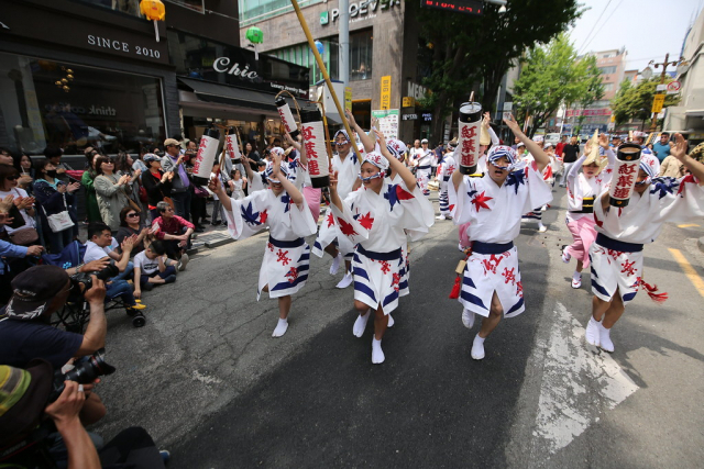 2019 조선통신사 축제에 참여한 일본 팀 거리 공연 모습. 부산문화재단 제공