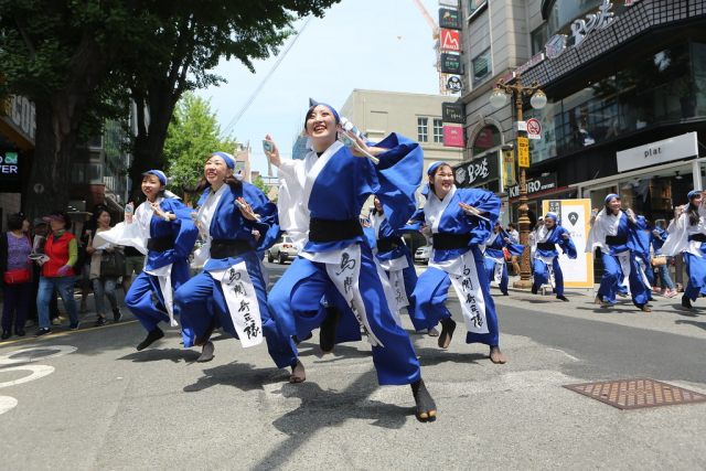 2019 조선통신사 축제에 참여한 일본 팀 거리 공연 모습. 부산문화재단 제공