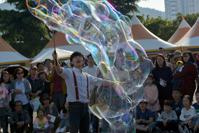 2019 조선통신사 축제 용두산공원 공연 모습. 부산문화재단 제공