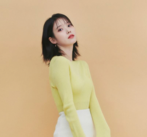 가수 겸 배우 아이유가 영화 ‘드림’에서 다큐멘터리 PD 소민을 연기했다. 플러스엠엔터테인먼트 제공