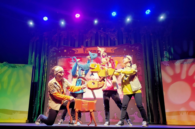 뮤지컬 ‘허풍선이 과학쇼 장영실 VS 에디슨’ 공연 장면. 을숙도문화회관 제공