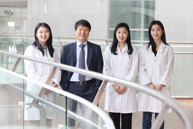 연구진 사진. (왼쪽부터) KAIST 생명과학과 유다슬이 연구조교수, 허원도 교수, 김지혜 선임연구원, 유정혜 박사과정. KAIST 제공