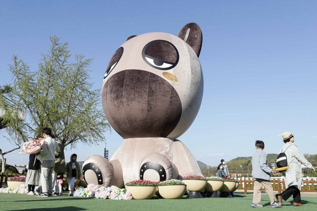 초대형 말마 인형. 말마는 지난해 콘텐츠진흥원이 주최한 우리동네 캐릭터 공모전에서 입상한 한국마사회 대표 말 캐릭터다. 한국마사회 제공