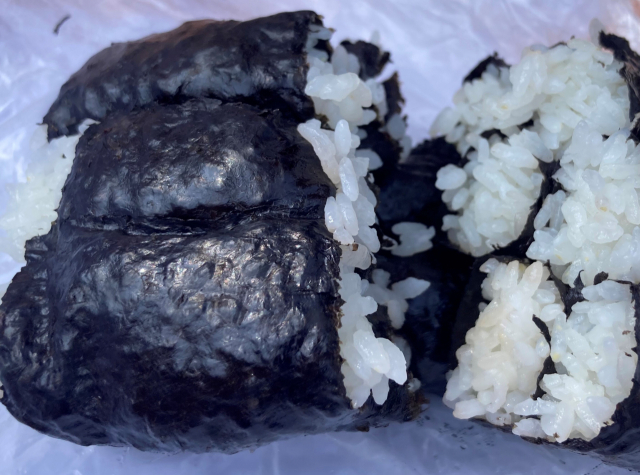 속을 넣지 않는 충무김밥.