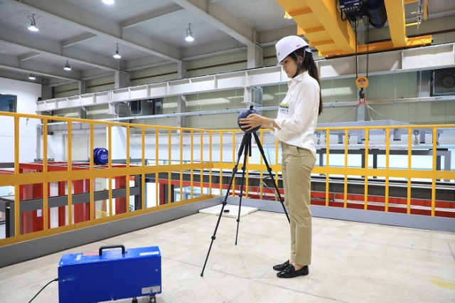 사진은 한국토지주택공사 연구소에서 층간소음 테스트하는 모습. 부산일보 DB