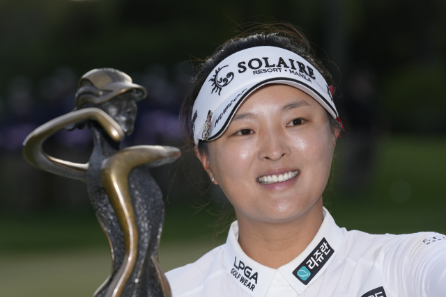 한국 여자골프 에이스 고진영이 지난 15일(한국시간) LPGA 코그니전트 파운더스컵에서 우승을 차지했다. 고진영은 이 우승으로 라이벌 넬리 코르다를 간발의 차로 따돌리고 1위를 되찾았다. AP연합뉴스