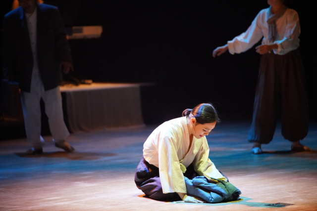 국악그룹 헤이브의 ‘첼로와 피아노로 함께 듣는 판소리' 공연 모습. 부산예총 제공