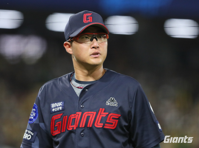 롯데 자이언츠 박세웅은 31일 열린 LG 트윈스와의 원정 경기에서 6이닝 1실점 퀄리티 스타트를 기록하며 시즌 3승을 기록했다. 롯데 자이언츠 제공