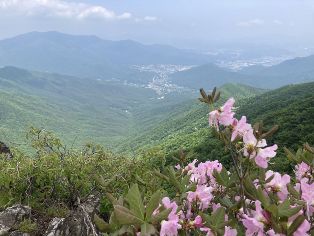 가지산 중봉에서 본 조망.